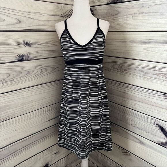 ATHLETA Shorebreak Black & Grey Athletic Swim & Beach Dress - Picture 2 of 8